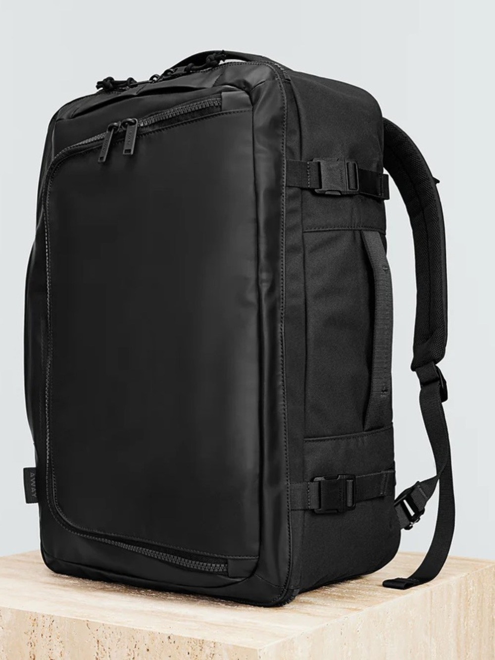 BNWT Away Active Convertible Backpack 45L in Jet Black - Picture 2 of 12